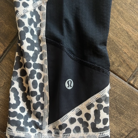 Lululemon Wunder train leggings with pockets - Picture 4 of 4